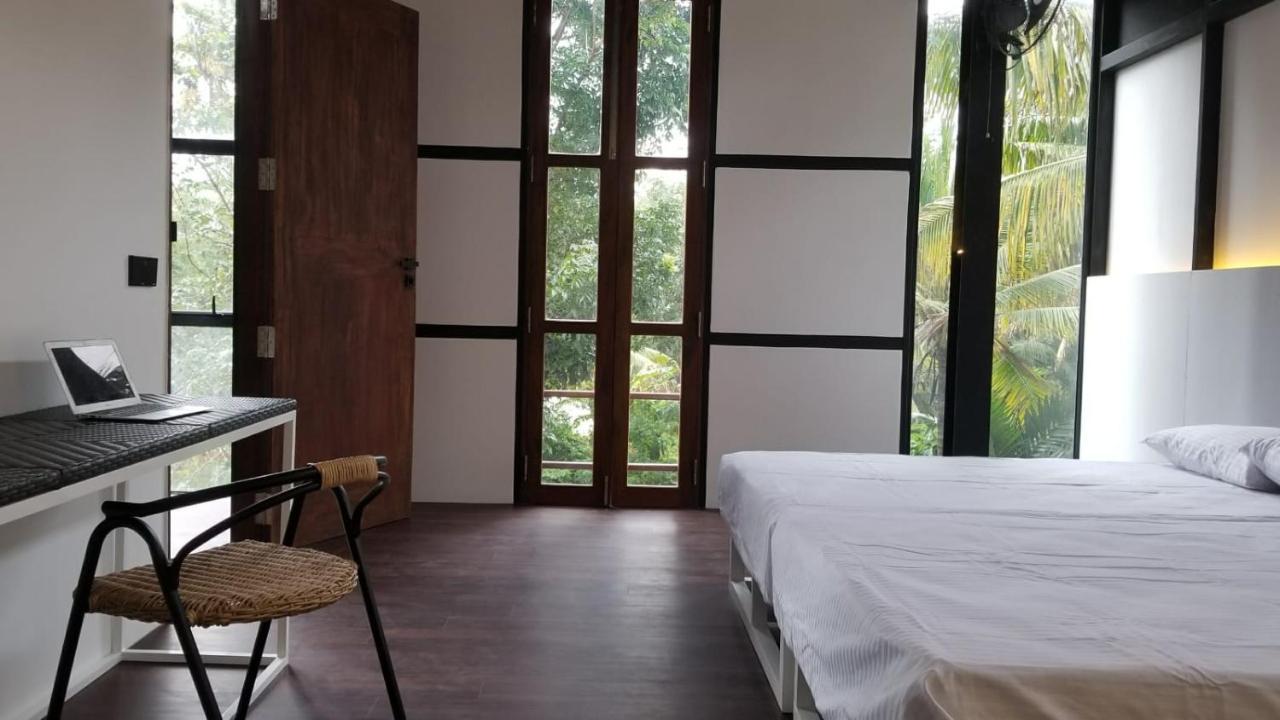 Colive Ahangama Room photo